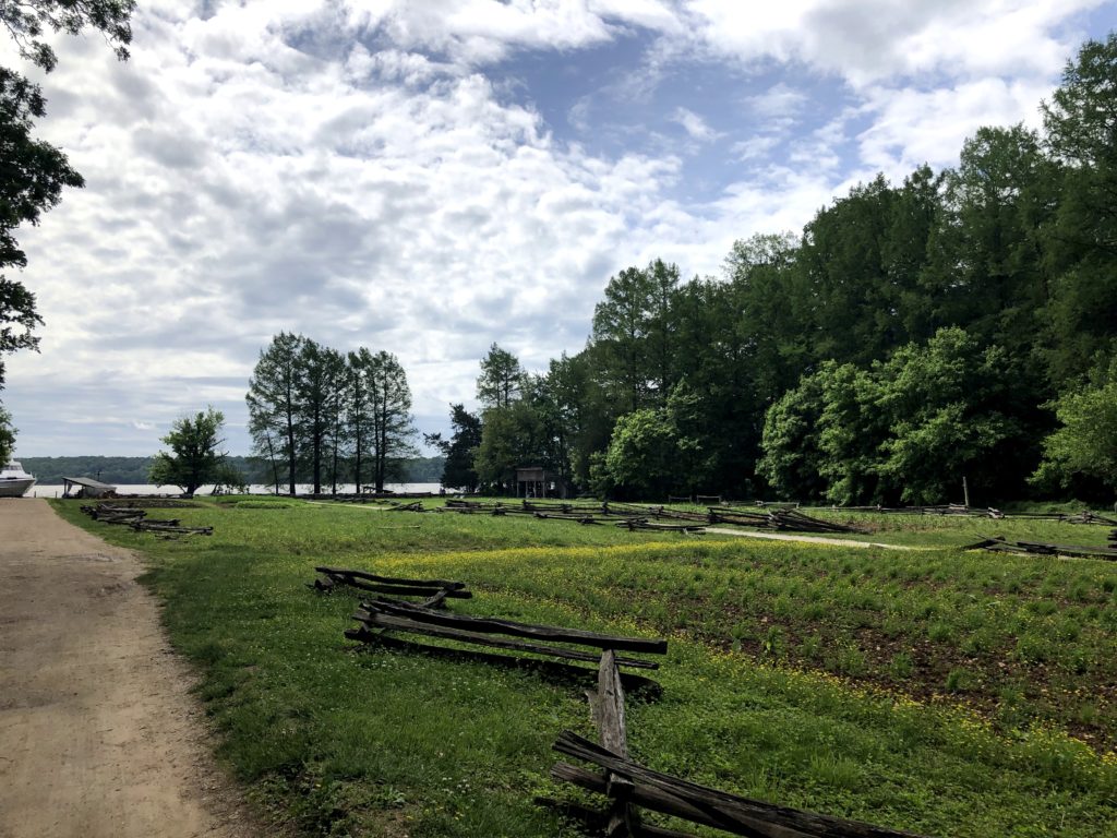 the Potomac River runs by the pioneer farm at George Washington's Mount Vernon