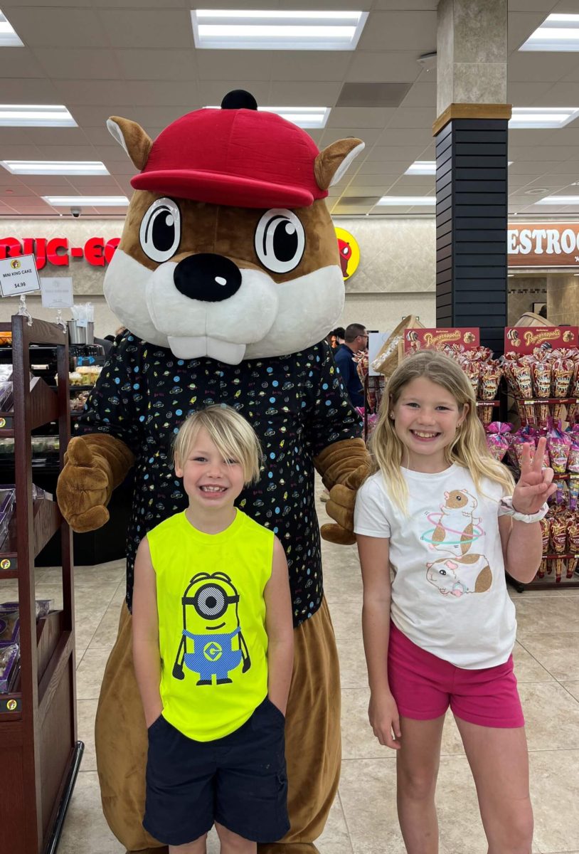 Buc-ee Beaver visits the Buc-ee's travel center